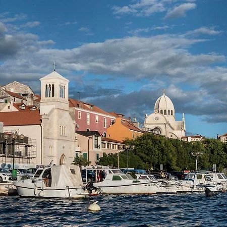 Family Apartments Podsolarsko Šibenik Eksteriør bilde