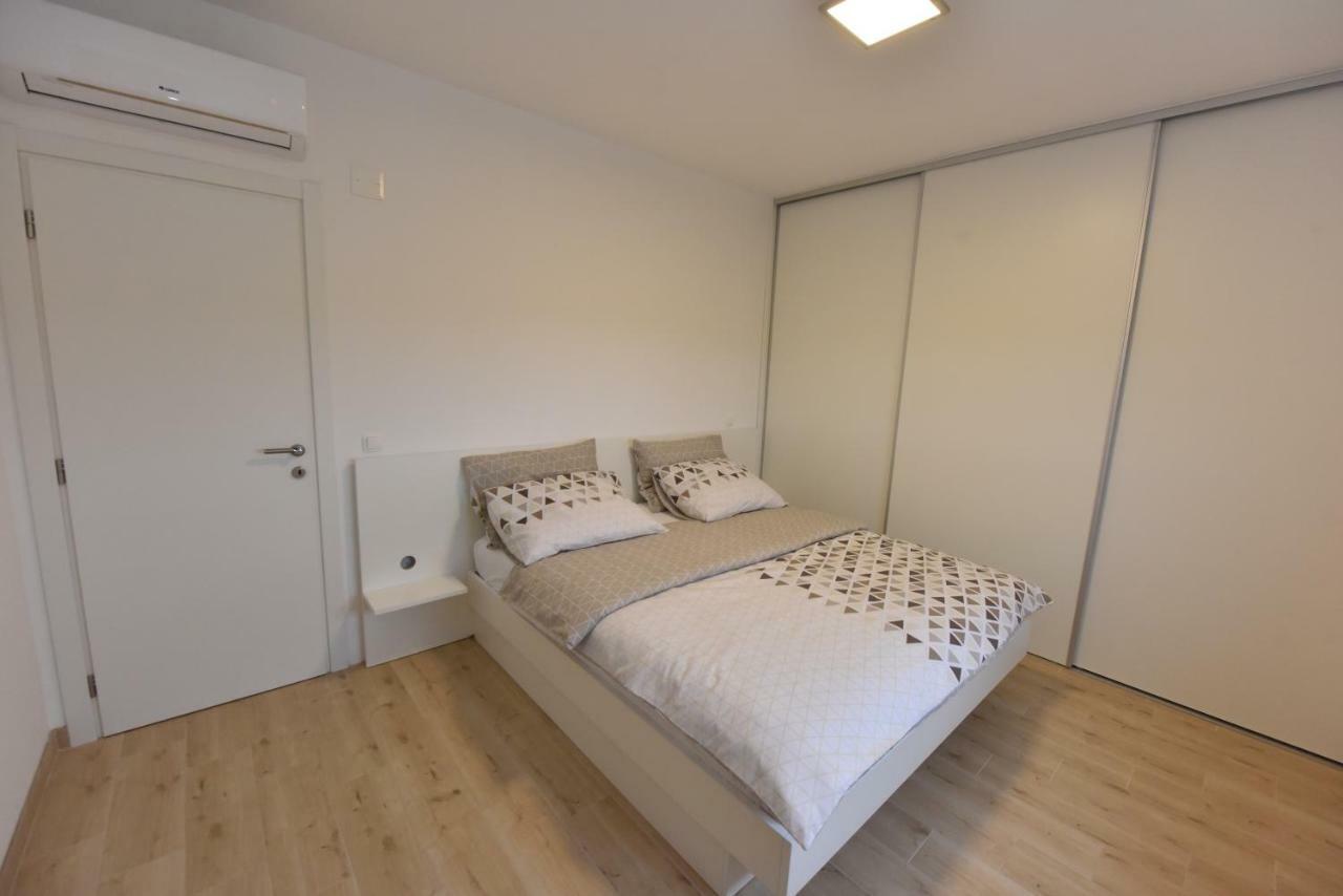 Family Apartments Podsolarsko Šibenik Eksteriør bilde