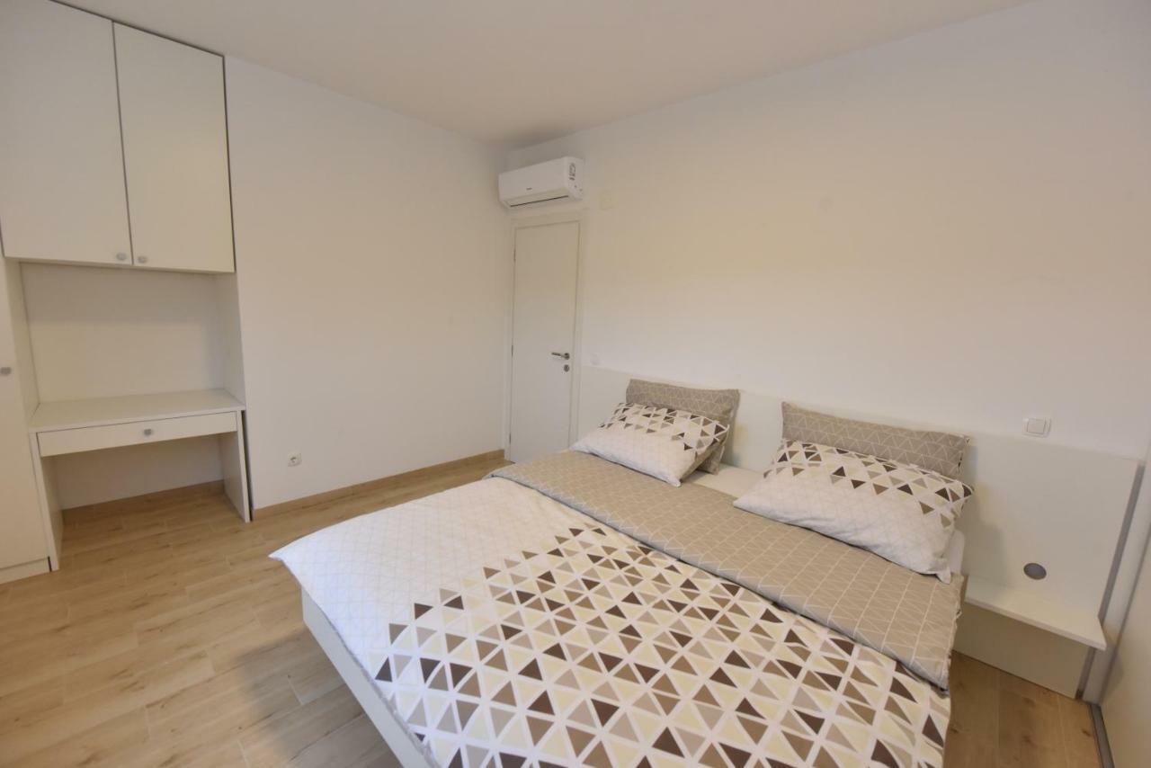 Family Apartments Podsolarsko Šibenik Eksteriør bilde