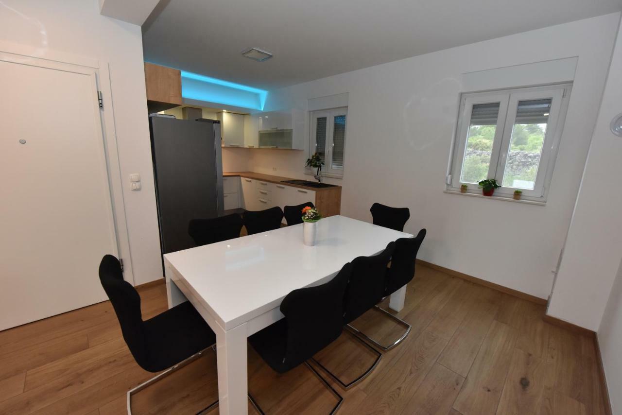 Family Apartments Podsolarsko Šibenik Eksteriør bilde