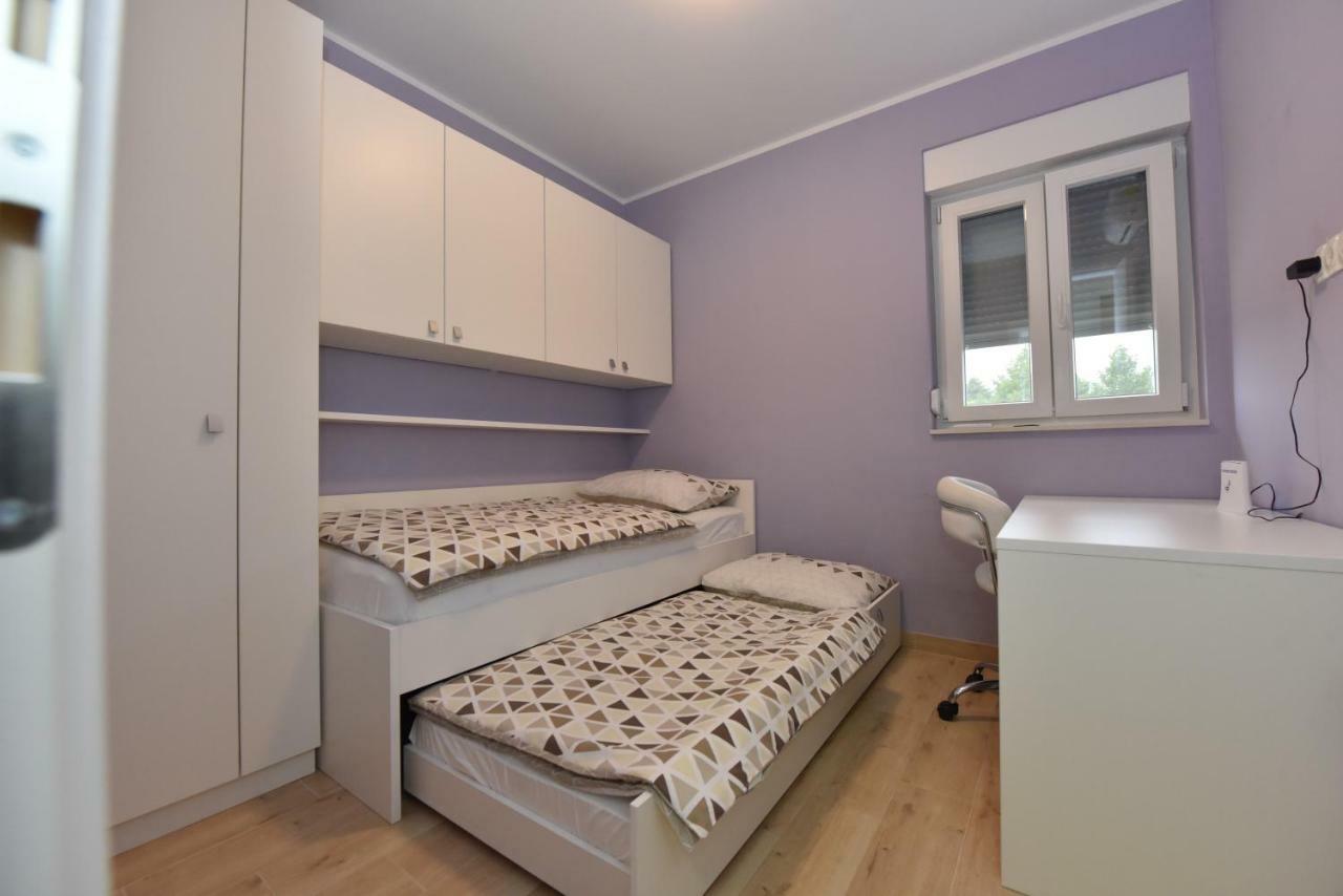 Family Apartments Podsolarsko Šibenik Eksteriør bilde