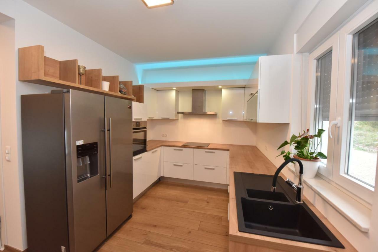 Family Apartments Podsolarsko Šibenik Eksteriør bilde