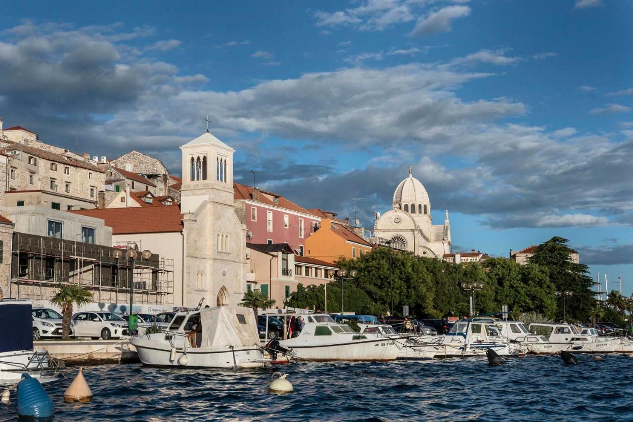Family Apartments Podsolarsko Šibenik Eksteriør bilde